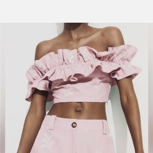 zara-Off-Shoulder Ruffle Crop Top - Pink